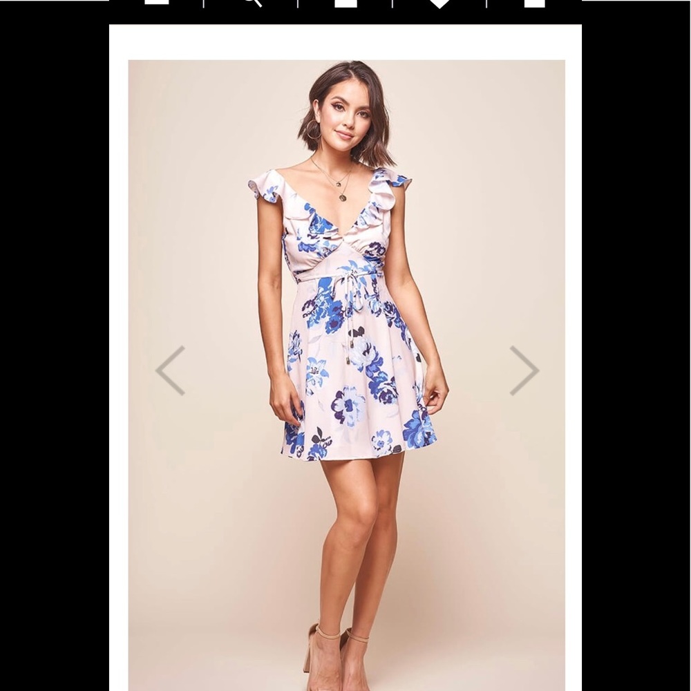 Nwt selfie leslie floral dress with ruffle